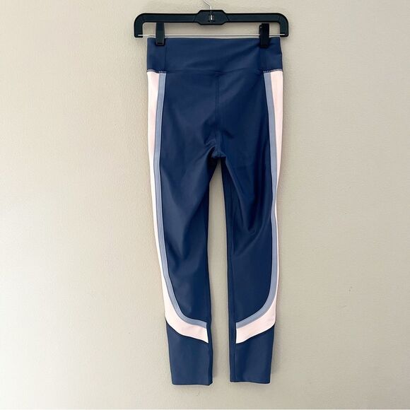 Under armour NWOT heatgear compression leggings women’s size small purple - Picture 2 of 6